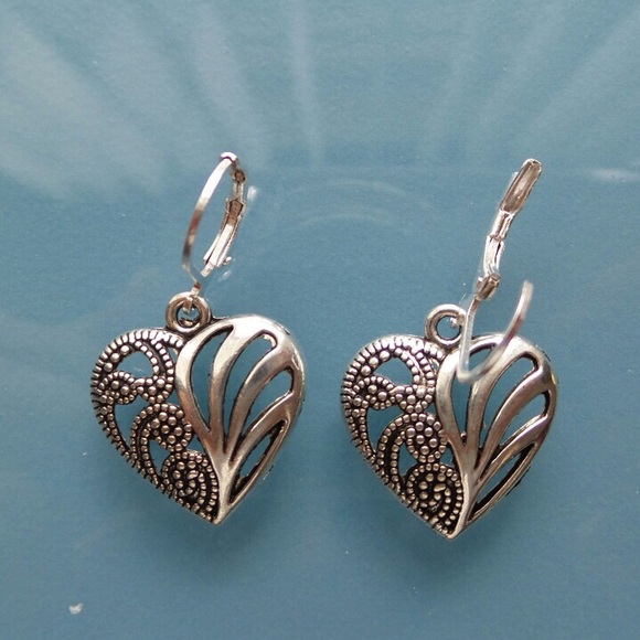 Tibet Silver Heart Lever Back Earrings - Picture 3 of 7